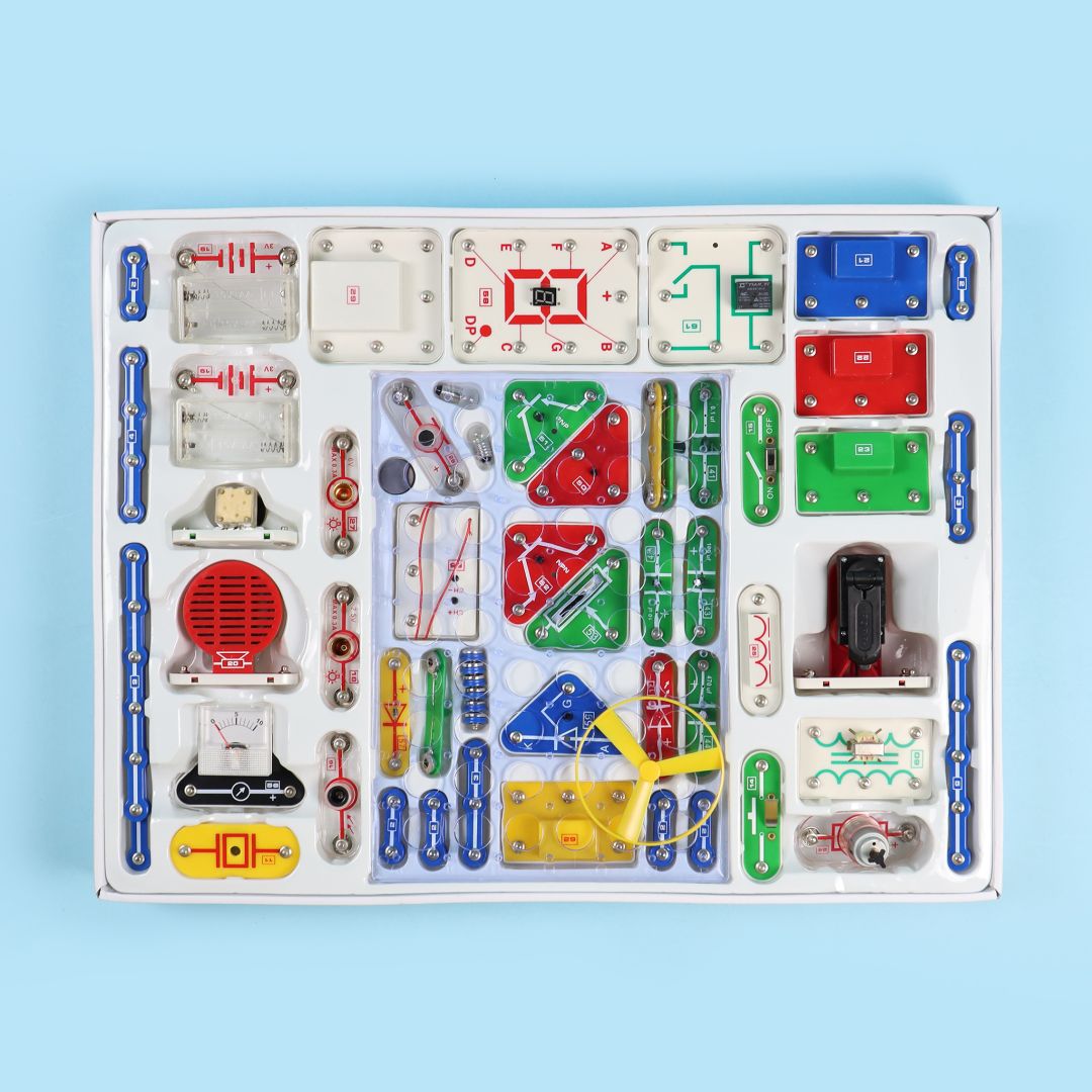 حقيبة إلكترونيات تعليمية تحتوي على أدوات لتنفيذ أكثر من 4000 تجربة واختراع لتنمية مهارات STEM للأطفال